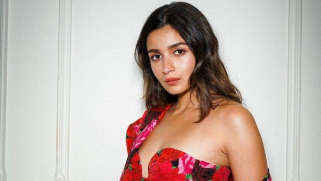 alia-bhatt-apologises-for-skipping-iifa-2023-for-this-reason-expresses-gratitude-for-big-win-see-pic