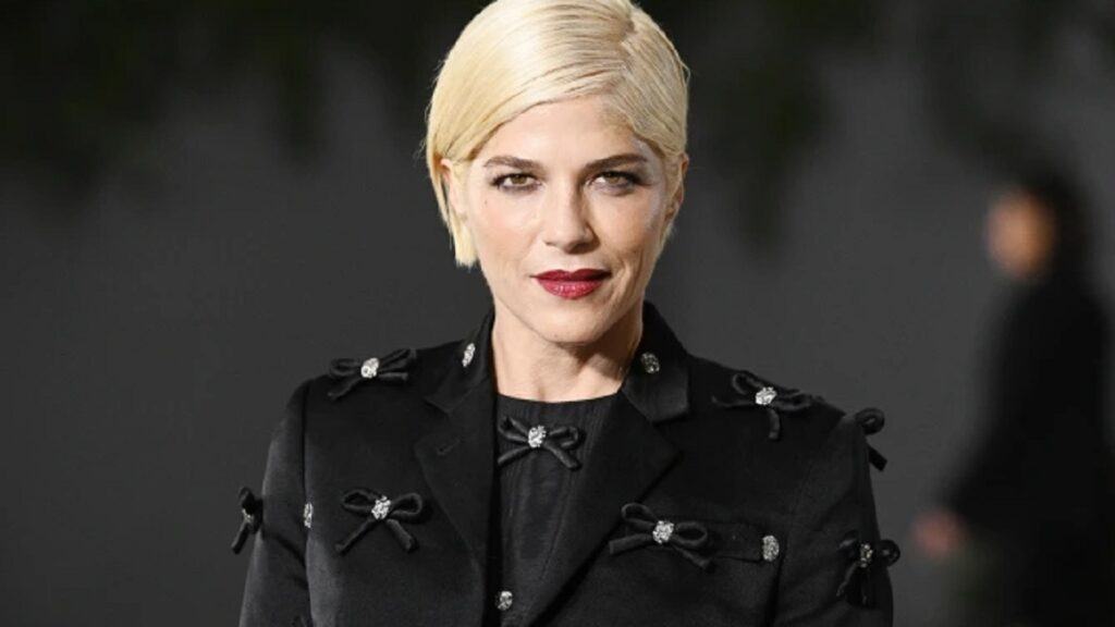Selma Blair's MS Symptoms: Facing Challenges Due to Multiple Sclerosis, Hiding.