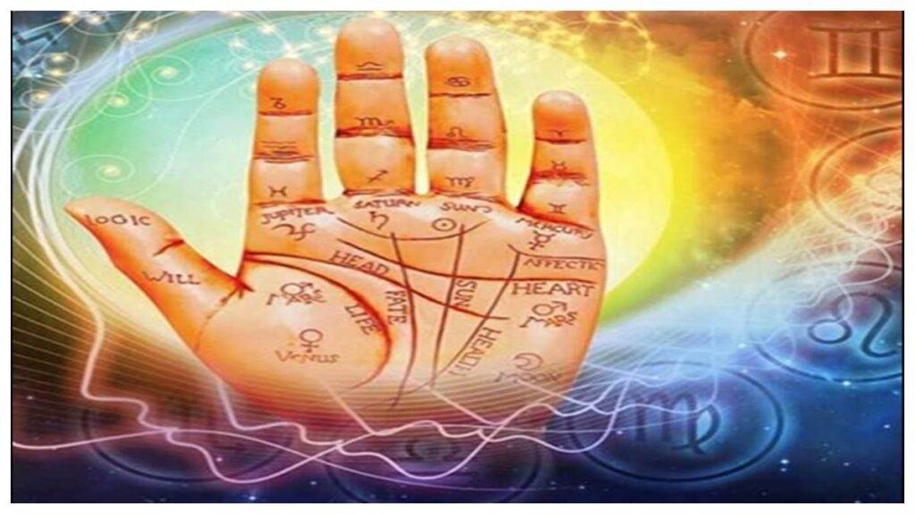 According to palmistry, the future of a person can also be determined by the lines on the hands.  Some lucky people also have those lines in their hands that do the sum of the work of the government.