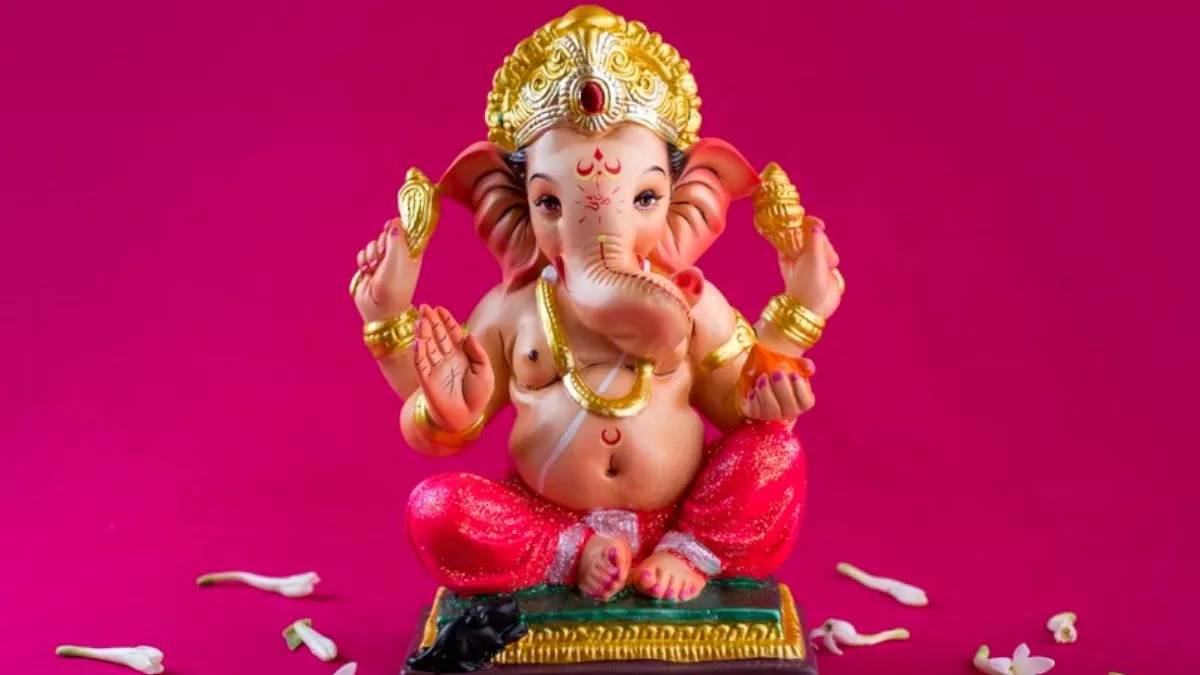 Sankashti Chaturthi 2023 Worshiping Lord Ganesha, the remover of obstacles, removes all kinds of suffering from a person's life.  Along with this, happiness, prosperity and prosperity come to the house.  Therefore, Lord Ganesha should be worshiped on the day of Krishna Pingal Sankashti Chaturthi.