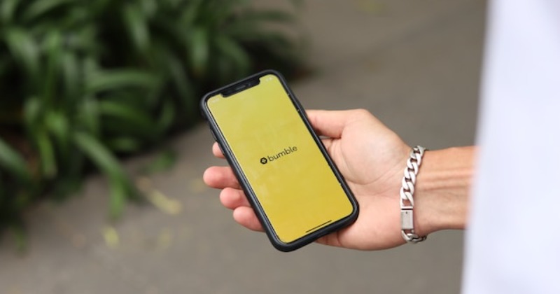 Here's How A Woman Got An Epic Investor Offer Through Bumble, People Immediately Dub It 'Peak Bengaluru Moment'